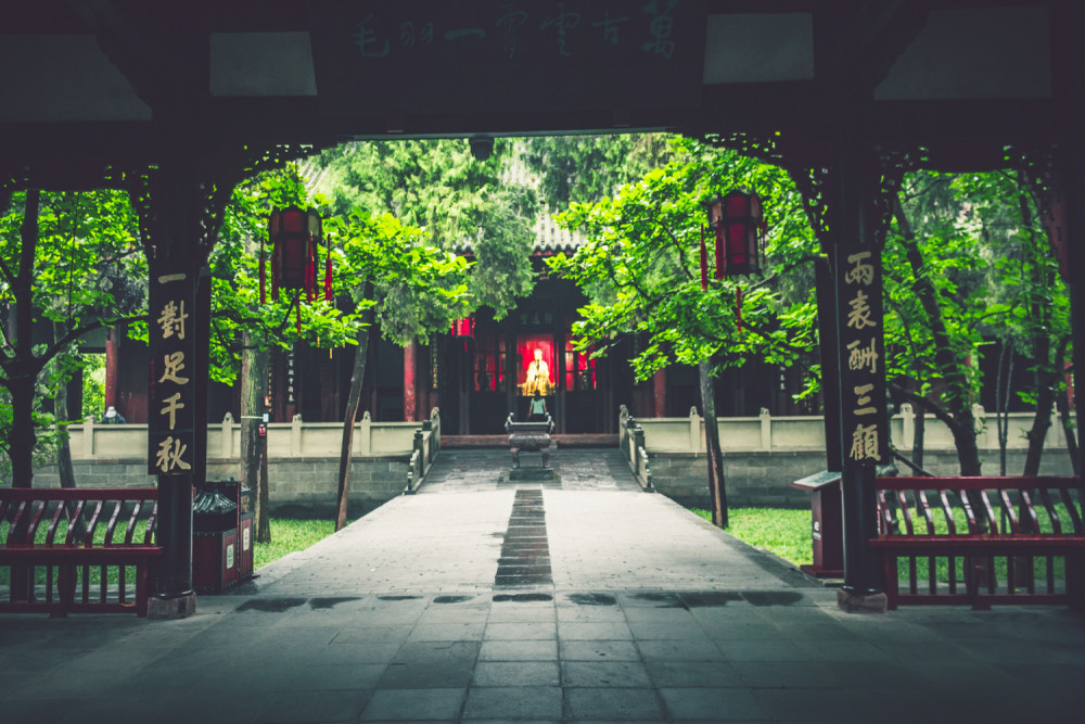 竞技场上掀起波澜壮阔，岁月静好不负期盼的简单介绍